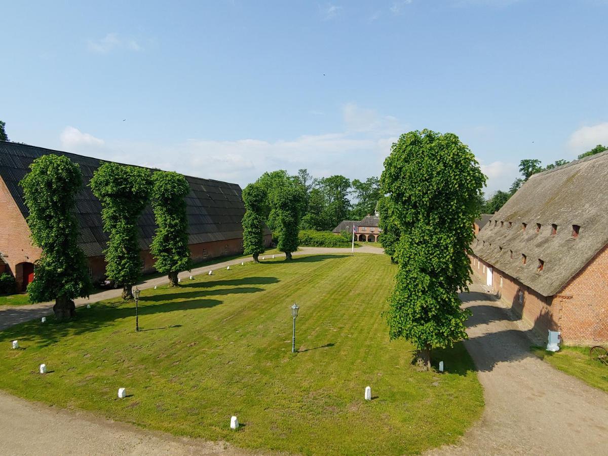 Gut Hohenstein - Platanenappartment Barkelsby Exterior photo